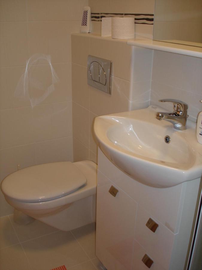 Alida Apartments & Room Near The Sea โรวีน ภายนอก รูปภาพ