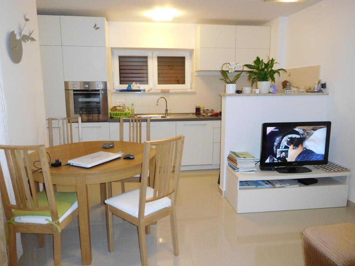Alida Apartments & Room Near The Sea โรวีน ภายนอก รูปภาพ