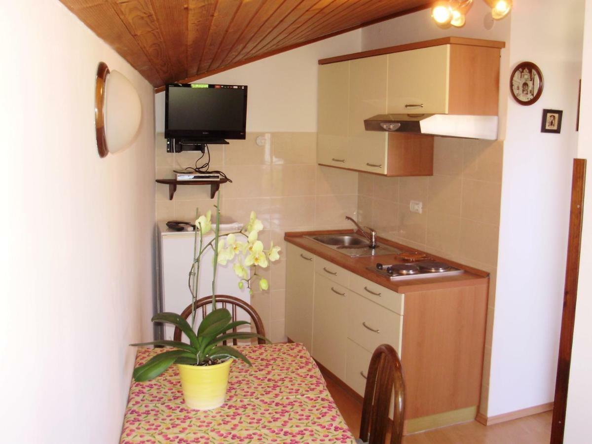 Alida Apartments & Room Near The Sea โรวีน ภายนอก รูปภาพ